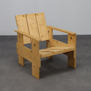 Crate Lounge Chair in the style of Gerrit Rietveld