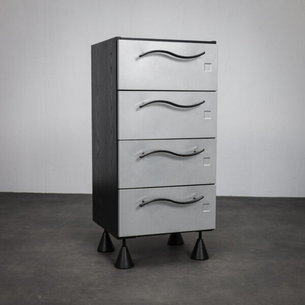 Postmodern Italian Chest of Drawers, 1980s